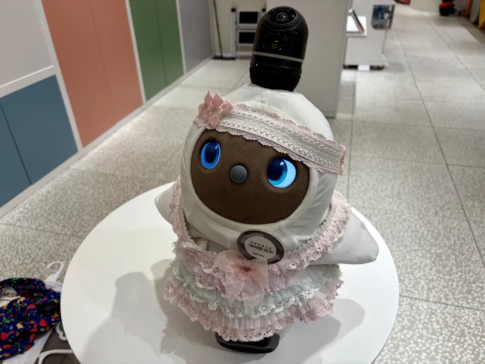 ホリデーギフトのウェアを着てみたラボット