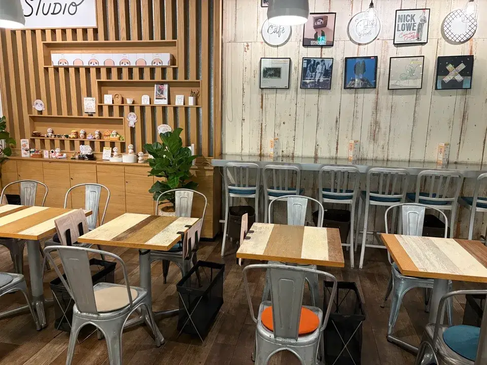 ポケともカフェ_店中