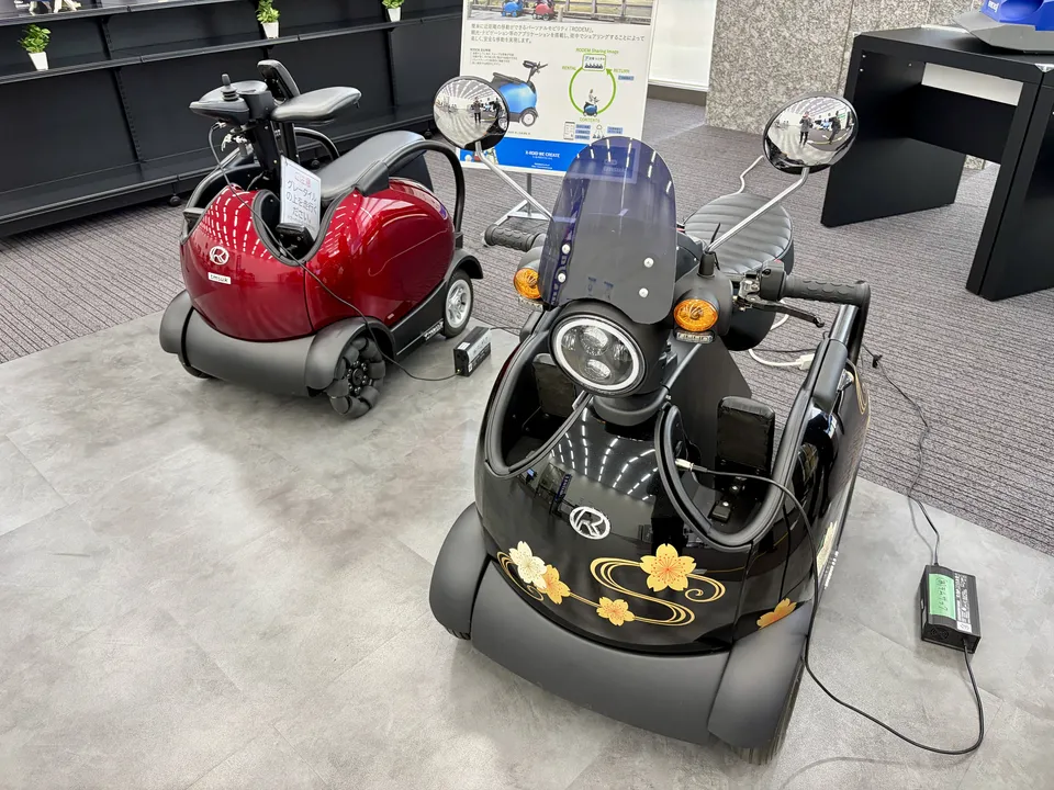 ミライロボスクエアの案内サイネージ