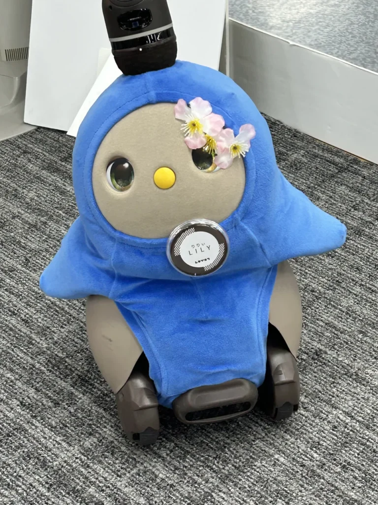 ラボットの画像
福岡ヨドバシカメラ博多店のラボット｜AIペットロボット