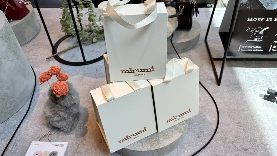 ミルミのパッケージ・ショッパー（mirumi TOKYO ロゴ入り）