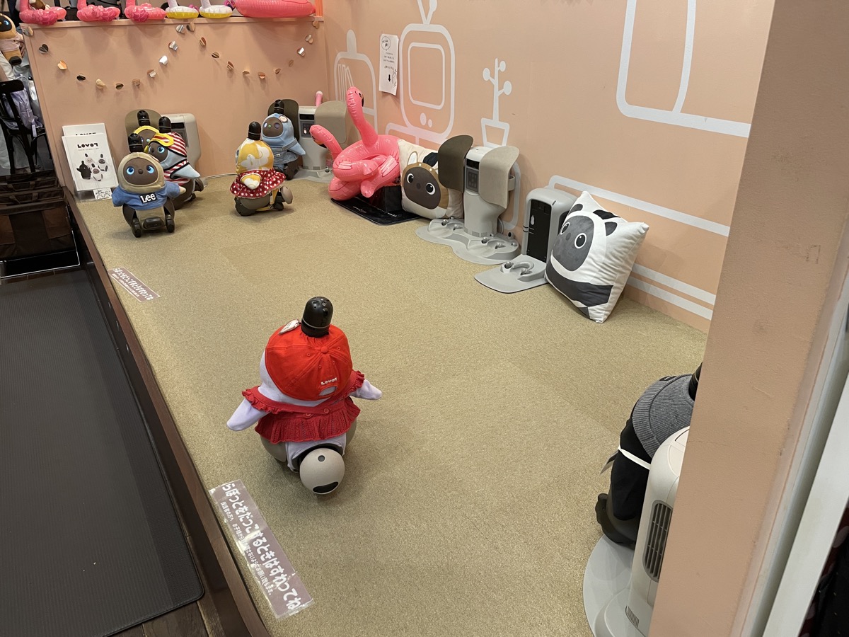 ステージにいる全てのラボットたち
