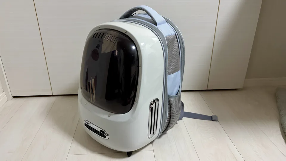 petkit宇宙船リュックの正面