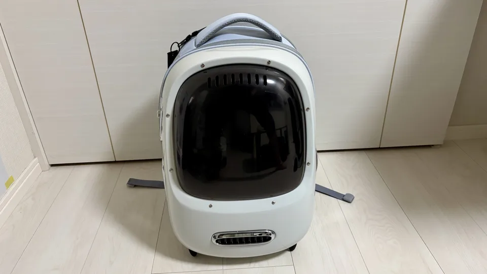 10-petkit宇宙船リュック窓